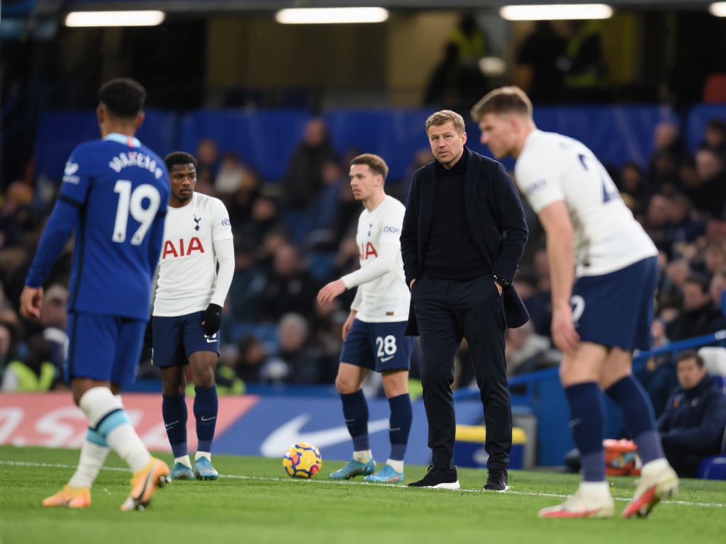 主教练的排兵布阵和临场指挥在本赛季饱受诟