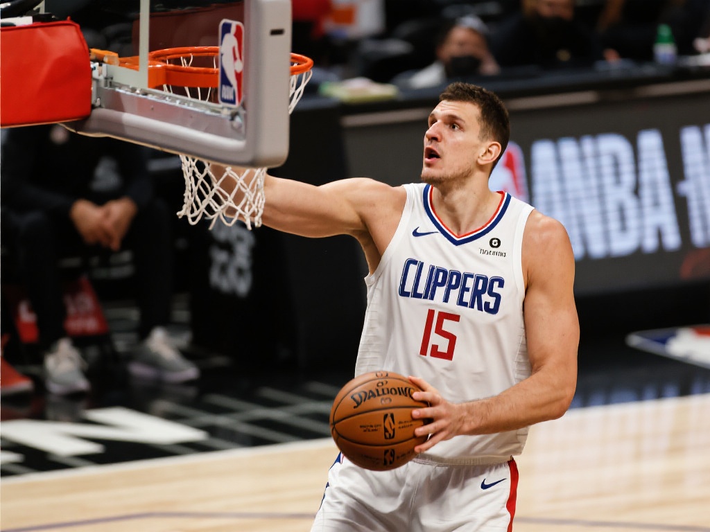 在NBA赛场上，球员的表现往往能成为球队