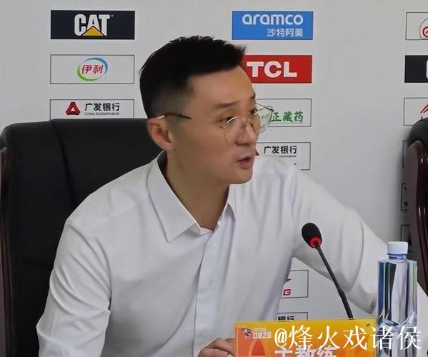 刘炜仅给阿不都2分钟出场,央视解说质疑,其原因或与1人有关 刘炜仅给阿不都2分钟出场,央视解说质疑,其原因或与1人有关