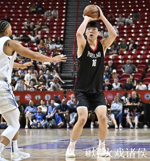 杨瀚森22分7篮板3助攻1抢断2盖帽 混音队大胜蓝队 杨瀚森22分7篮板3助攻1抢断2盖帽 混音队大胜蓝队